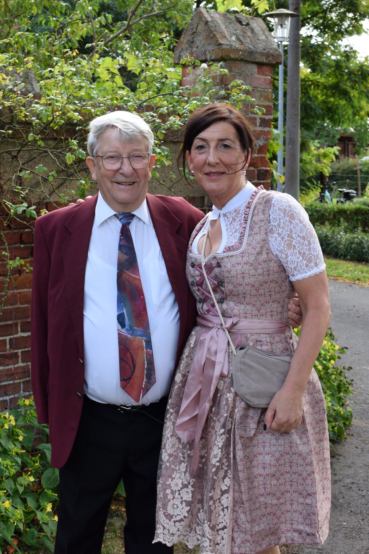 Wolfgang Kielblock und Solvig Schwarz beim Erntefest 2025 in Dollgow