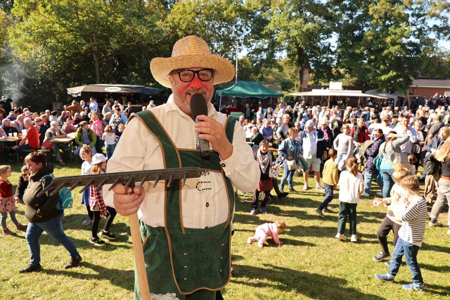 Bauer Kurt beim Erntefest 2025 in Dollgow